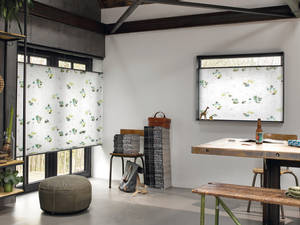 Le store plissé Duette s’adapte à tous types de fenêtre et de façades vitrées. Il apporte également une protection solaire décorative grâce à des imprimés personnalisés. Hunter Douglas.